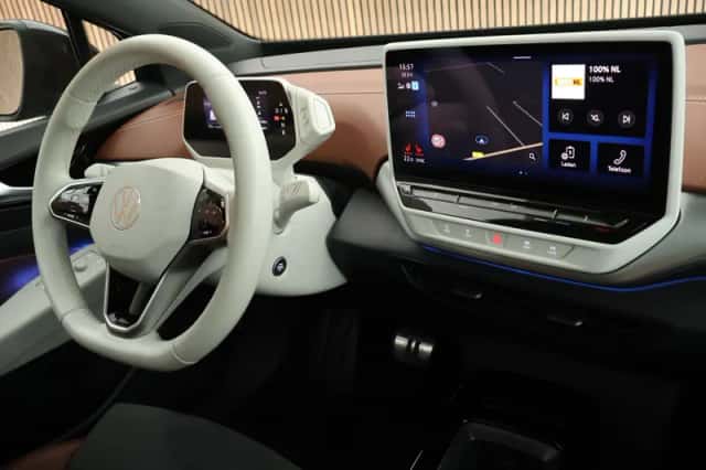 Volkswagen ID.4 (2021) thumbnail 3