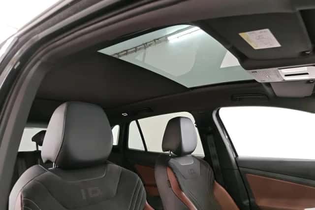 Volkswagen ID.4 (2021) thumbnail 6