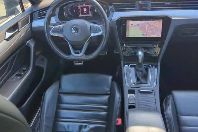 Volkswagen Passat (2020) thumbnail 3