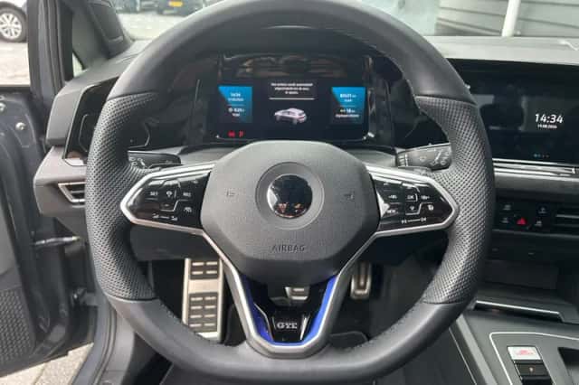 Volkswagen Golf (2021) thumbnail 3