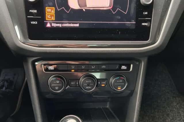Volkswagen Tiguan (2018) thumbnail 4