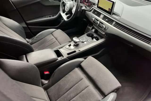 Audi A4 (2018) thumbnail 2