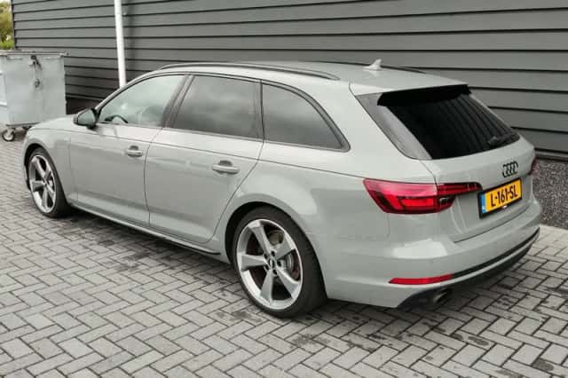 Audi A4 (2018) thumbnail 6