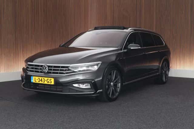 Volkswagen Passat (2021) thumbnail 1