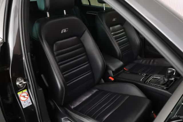 Volkswagen Passat (2021) thumbnail 2