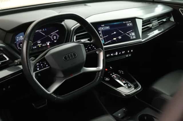 Audi Q4 e-tron (2022) thumbnail 3