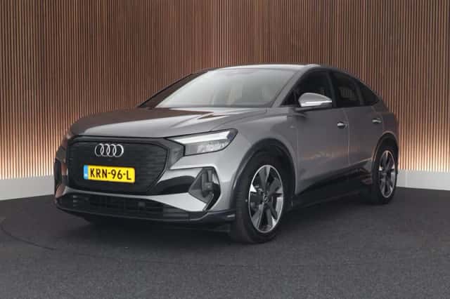Audi Q4 (2022) thumbnail 1