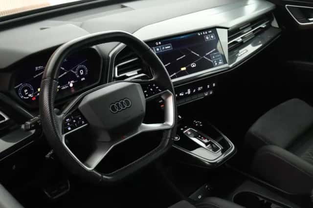 Audi Q4 (2022) thumbnail 3