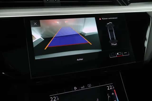 Audi e-tron (2020) thumbnail 4