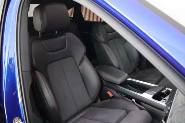 Audi Q8 (2023) thumbnail 2