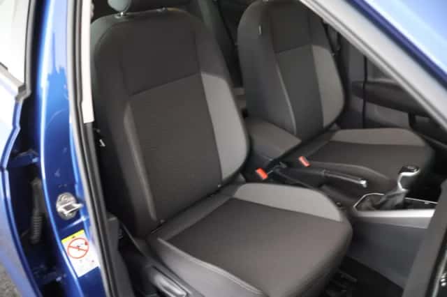 Volkswagen Polo (2023) thumbnail 2