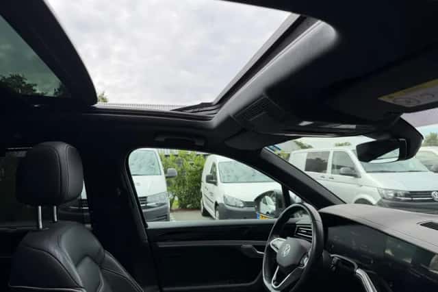 Volkswagen Touareg (2023) thumbnail 2