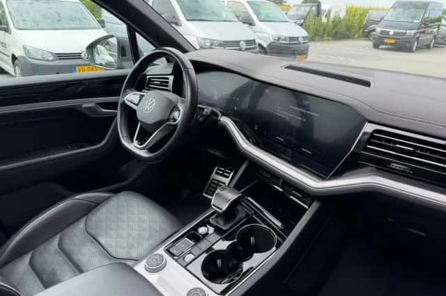 Volkswagen Touareg (2023) thumbnail 4