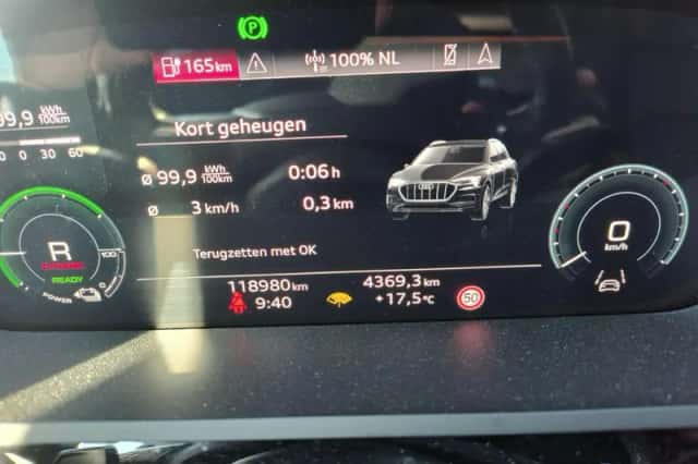 Audi e-tron (2022) thumbnail 4