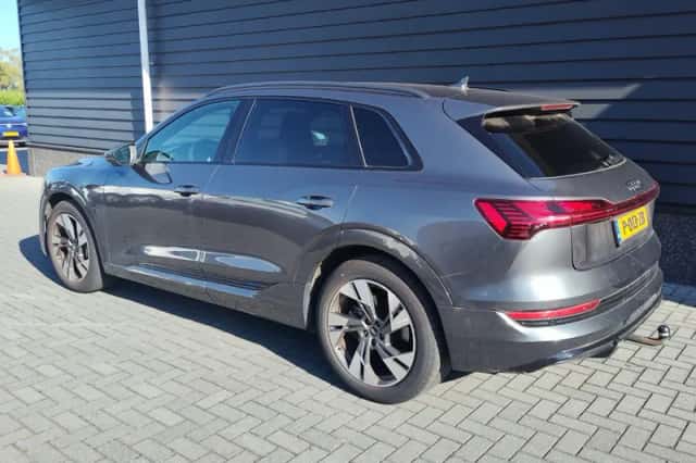 Audi e-tron (2022) thumbnail 6