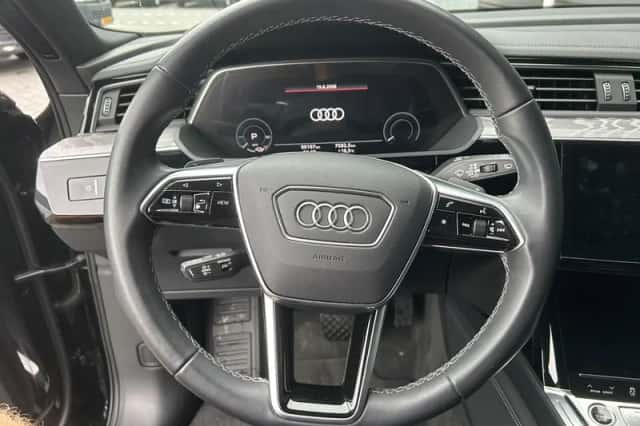 Audi Q8 e-tron (2023) thumbnail 4