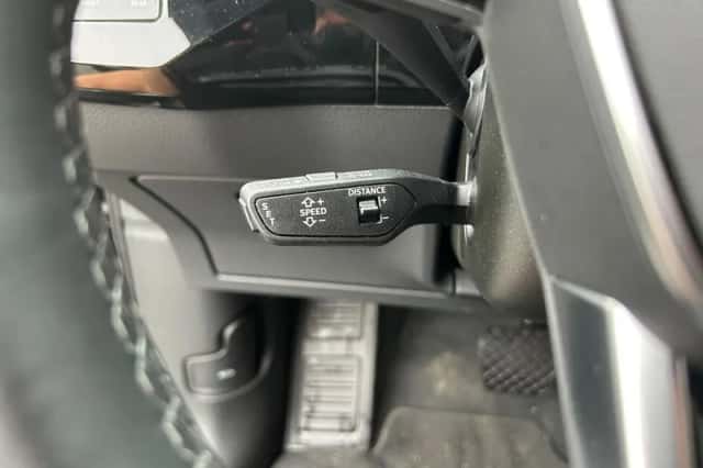 Audi Q8 e-tron (2023) thumbnail 5