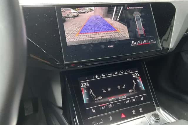 Audi Q8 e-tron (2023) thumbnail 6