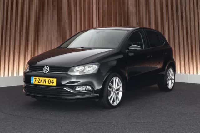 Volkswagen Polo (2015) thumbnail 1