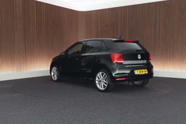 Volkswagen Polo (2015) thumbnail 5