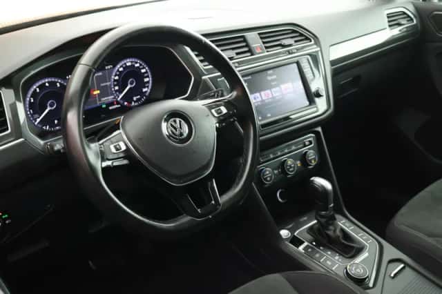 Volkswagen Tiguan (2016) thumbnail 3