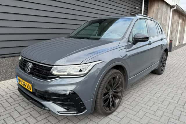 Volkswagen Tiguan (2021) thumbnail 1