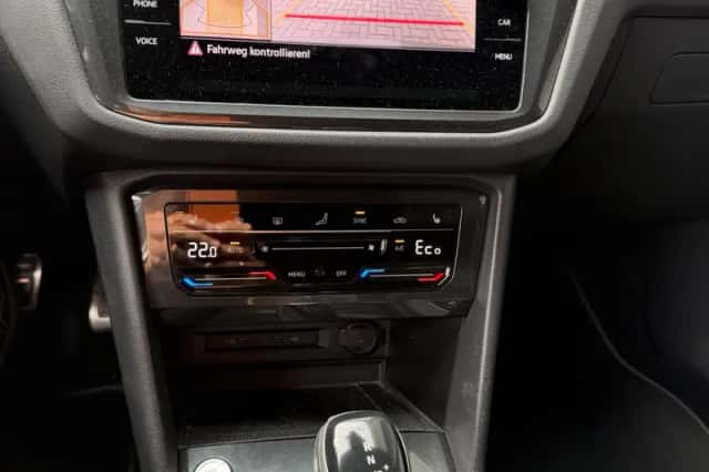Volkswagen Tiguan (2021) thumbnail 4