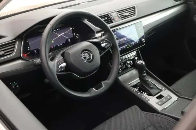 Škoda Superb (2023) thumbnail 3