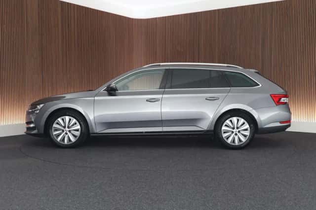 Škoda Superb (2023) thumbnail 6