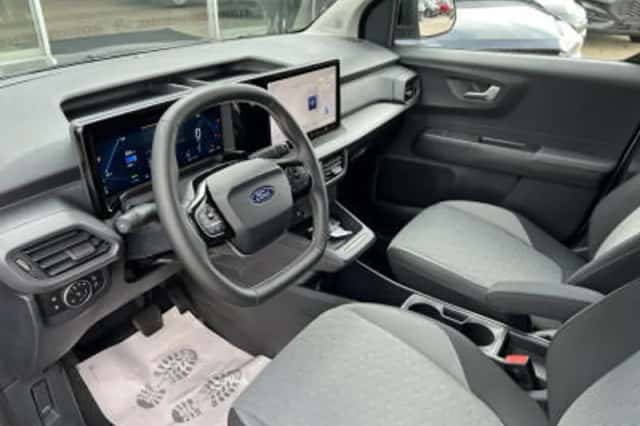 Ford E-Transit (2026) thumbnail 5