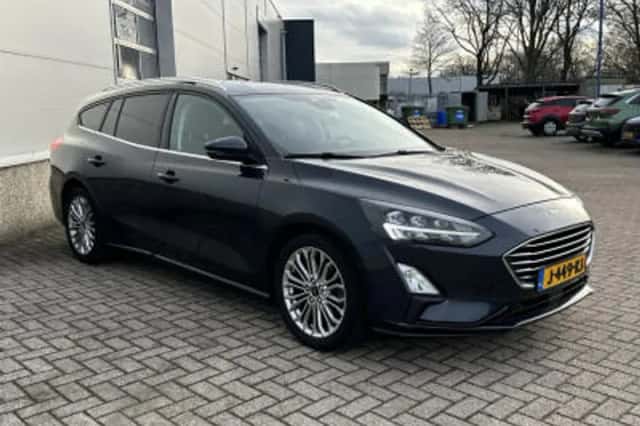 Ford Focus (2020) thumbnail 3