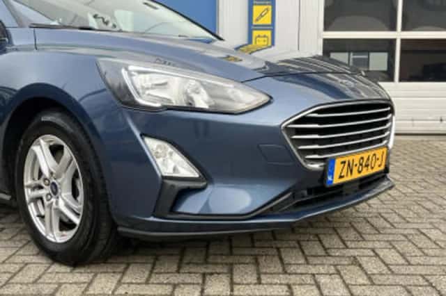 Ford Focus (2019) thumbnail 3