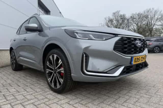 Ford Kuga (2025) thumbnail 3