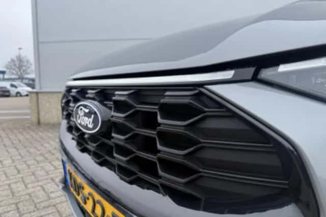 Ford Kuga (2025) thumbnail 5