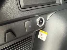 Ford Kuga (2025) thumbnail 10