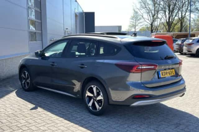 Ford Focus (2025) thumbnail 4