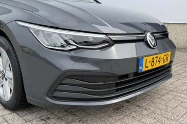 Volkswagen Golf (2021) thumbnail 4