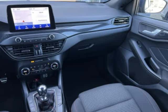 Ford Focus (2021) thumbnail 12