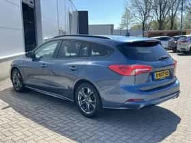 Ford Focus (2021) thumbnail 3