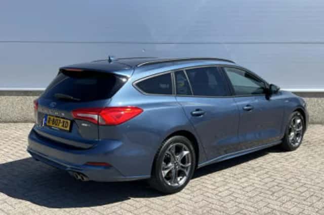 Ford Focus (2021) thumbnail 4