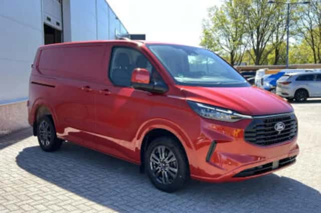 Ford Transit (2023) thumbnail 3