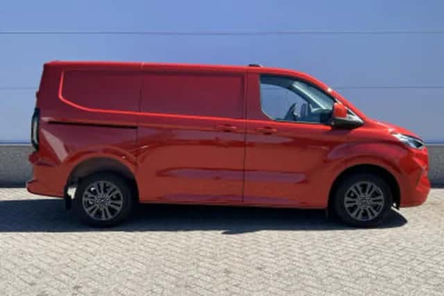 Ford Transit (2023) thumbnail 4