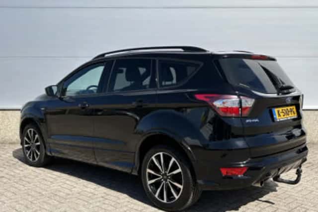 Ford Kuga (2017) thumbnail 3