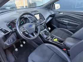 Ford Kuga (2017) thumbnail 5