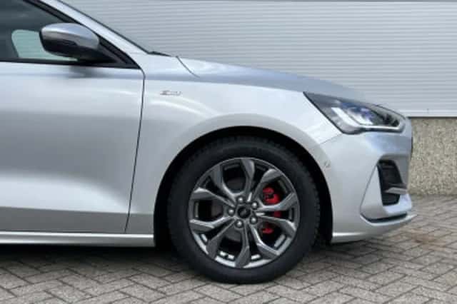 Ford Focus (2025) thumbnail 8