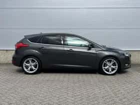 Ford Focus (2018) thumbnail 5