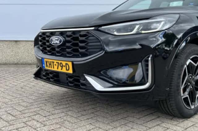 Ford Kuga (2024) thumbnail 6
