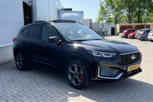 Ford Kuga (2025) thumbnail 3
