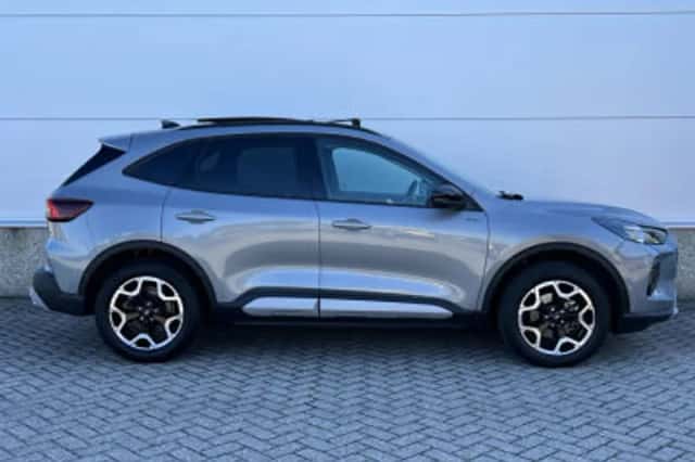 Ford Kuga (2024) thumbnail 4