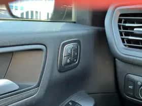 Ford Kuga (2024) thumbnail 32